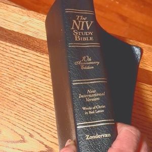 The NIV study Bible 10th anniversary edition New international version